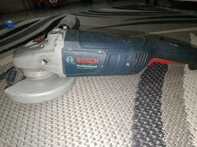 Vendo lixadeira Esmerilhadeira Angular GWS 2200-180 2200W 220V BOSCH