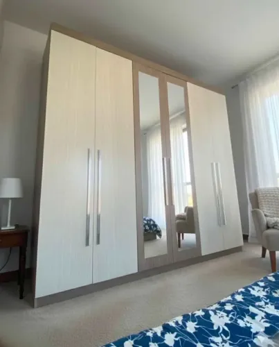 Guarda roupa casal grande ótimo estado
