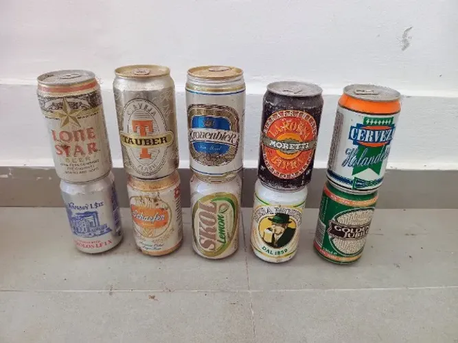 Coleção com 85 Latas de Cerveja Cheias de 1995 a 2000