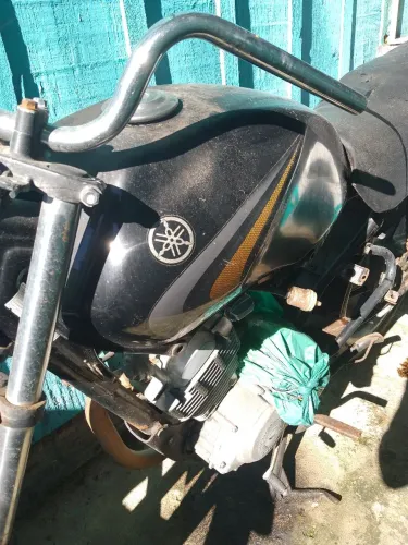 YBR 125 para Retirada de peças 