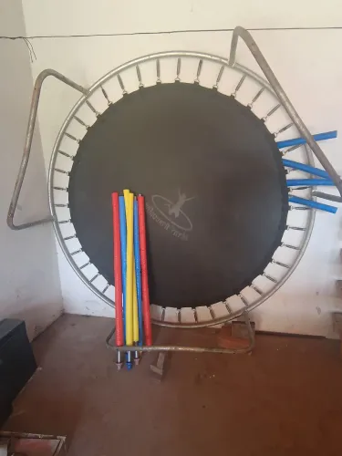 Pula Pula marca Henri Trampolim Área 2,44m