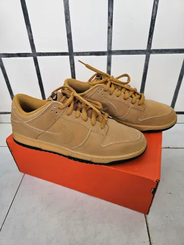 Nike Dunk Low Retro SE Wheat Gum Original + Caixa | Tam. 43