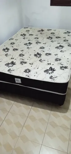 Vendo cama box casal
