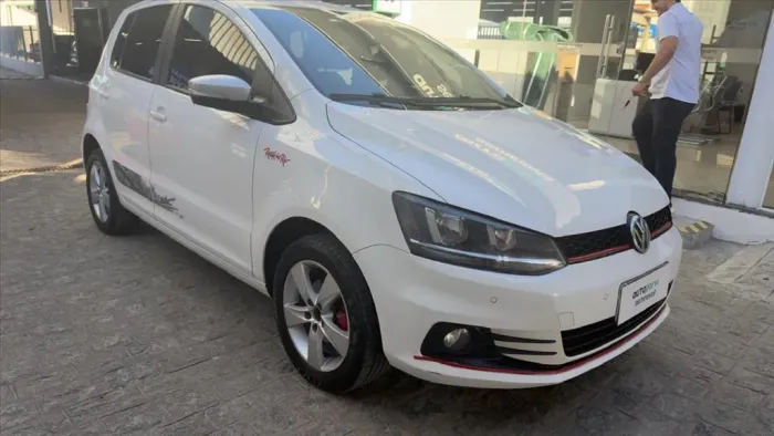 Volkswagen Fox Rock IN RIO 1.6 MI Total Flex 8V 5P 2016