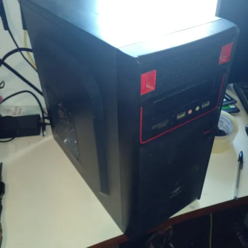 GABINETE PARA COMPUTADOR - C3 TECH - M-ATX