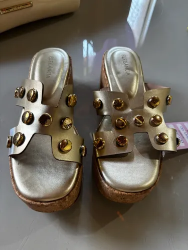 Tamanco Dourado N36