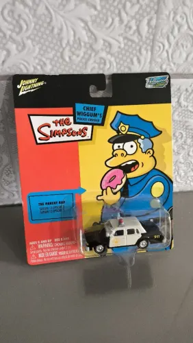 Hot Wheels Carro de Polícia do Chefe Wiggum dos Simpsons - Novo na Embalagem