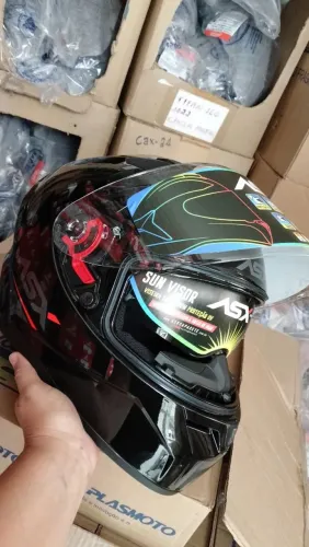 Capacete ASX preto fosco com óculos