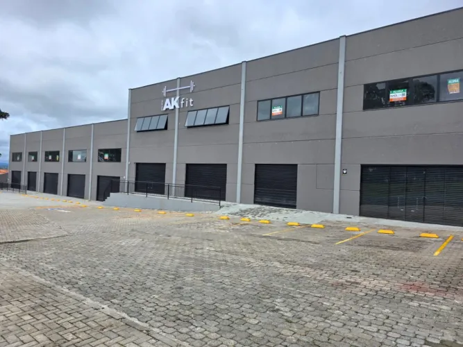 LOJA PARA LOCAÇÃO NO CENTRO DE PINHAIS