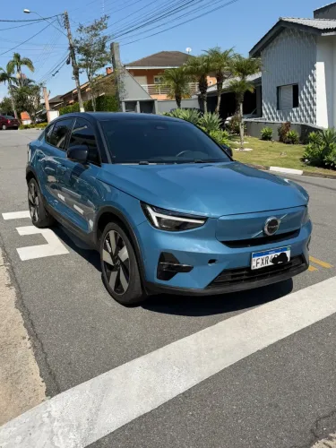 Volvo C40 Recharge Pure Eletric (elétrico) 2022