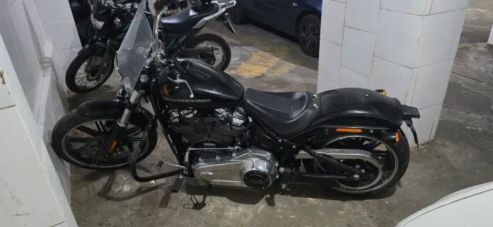 Harley Breakout 2022 com 6000km