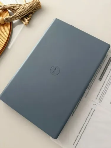 Notebook Dell Vostro 3525 - Ryzen 5, 8GB, SSD 256GB, Windows 11 Pro