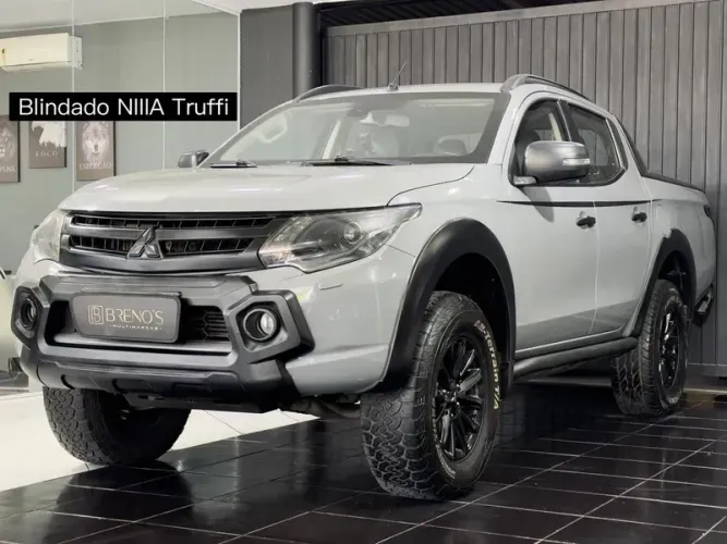 Mitsubishi L200 Sport HPE 2.5 4X4 CD DTI Dies. Mec. 2020
