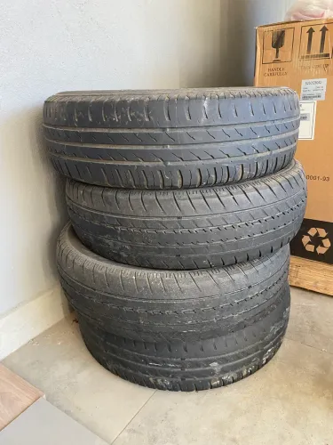 Pneus 165 x 70 x 14
