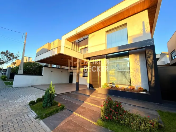Casa com 4 dormitórios à venda de porteira fechada no Cond. Rudá, SJC