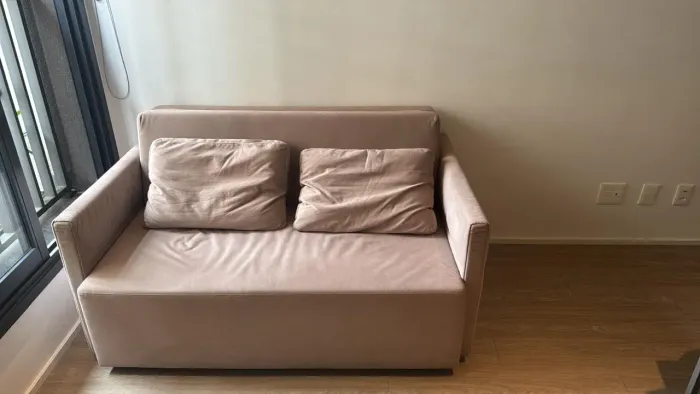 Sofá seminovo. Retrátil
