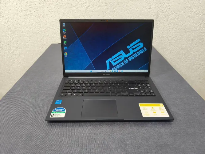 Notebook Asus i5. 12Th. 8 GB. SSD 512 GB. Full HD