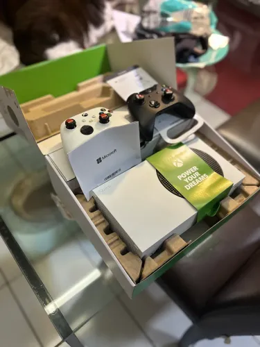 Xbox Series S + 2 Controles | Impecável | Pronto pra Jogar! ?