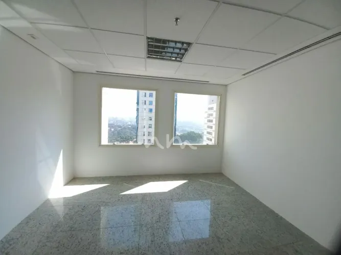 MARAVILHOSO PRÉDIO COMERCIAL - ÓTIMA LOCALIZAÇÃO