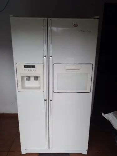 Vende-se geladeira Side by side Electrolux 530L.