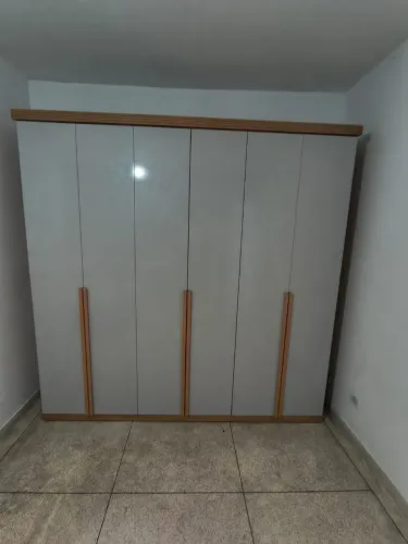 Guarda-roupa casal semi novo