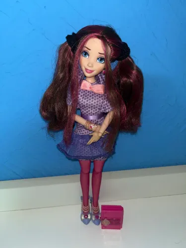 Boneca descendentes Hasbro