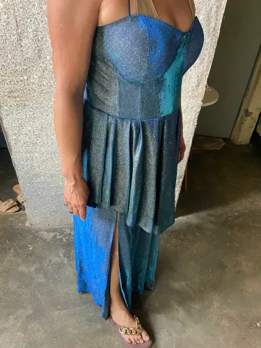 Vendo vestido de festa