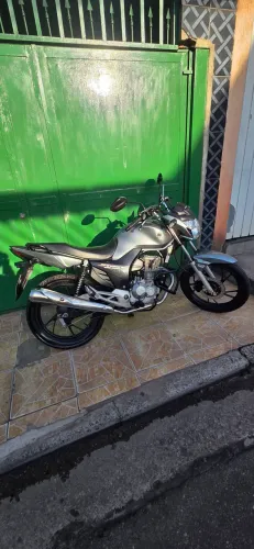 Vendo cg 160 start em dias com manual e chave reserva em dias