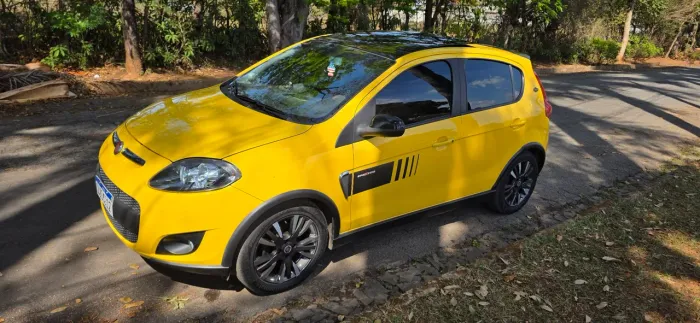 Fiat Palio Sporting 1.6 Flex 16V 5P 2014