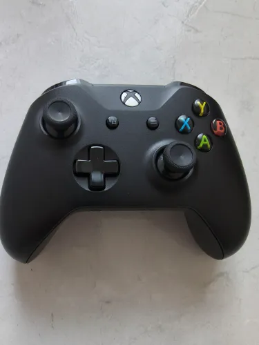 Controle XBOX original.