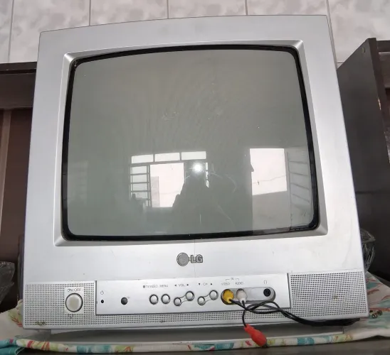 Vendo TV 14"com conversor
