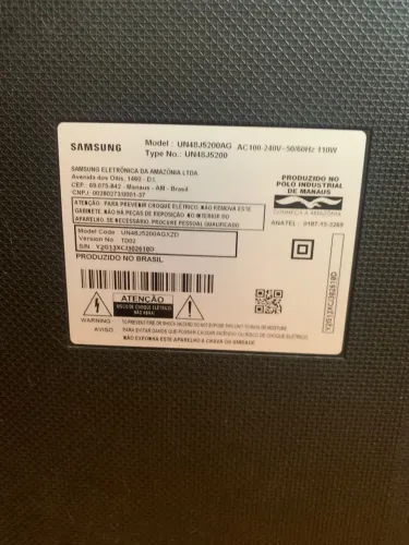 Televisão Samsung de 48 polegadas (modelo da série J5200).