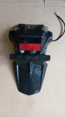 PARALAMA TRASEIRO SUZUKI BANDIT ORIGINAL 