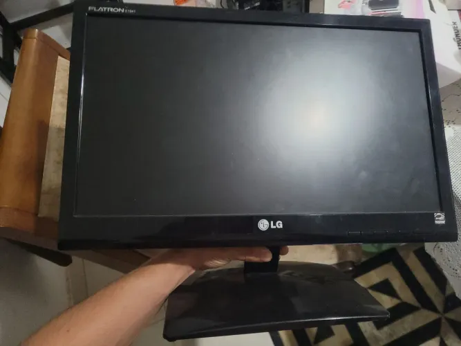 Monitor LG Flatron E1941C-Pn