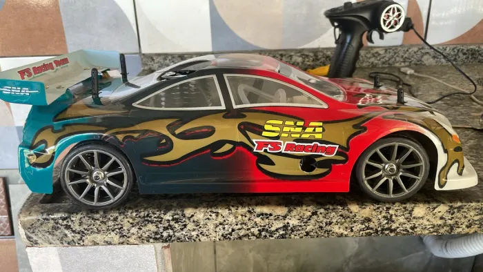 Automodelo a gasolina