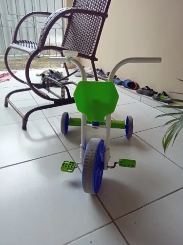 Triciclo infantil