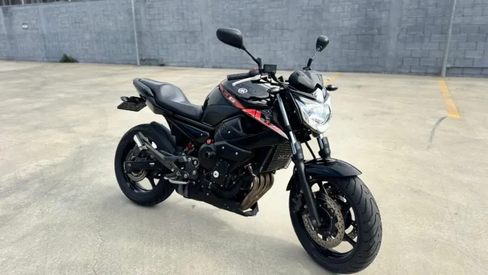 YAMAHA XJ6 