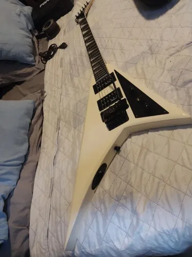 Guitarra Jackson série rhoads js32