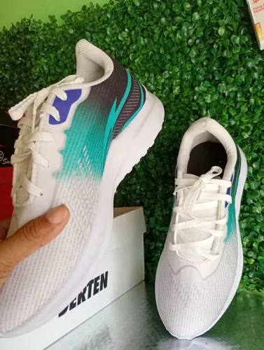 Tênis branco azul novo