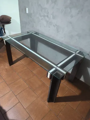 Mesa retangular tampo de vidro