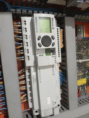 Plc Moeller Easy 819 dc rc + modulo e expansão 24 entradas digitais 12 saídas rele