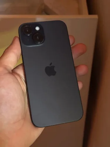 iPhone 15 128