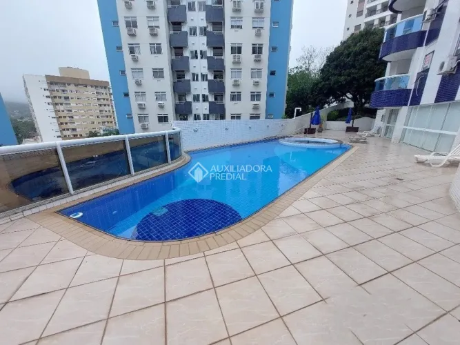 Locação no Itacorubi | Apartamento com 3 Quartos, Suíte e Sacada com Churrasqueira