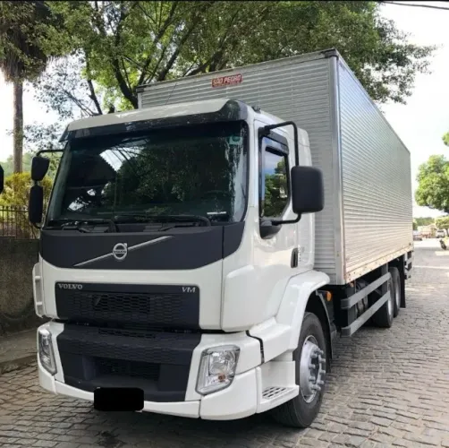 Volvo vm 270 6x2 ano 2016