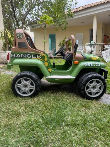 Peg Perego Ranger 4x4 carrinho Elétrico 