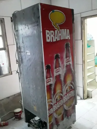 Cervejeira em ótimo estado