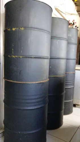 Vendo 6 Tonel de Ferro.