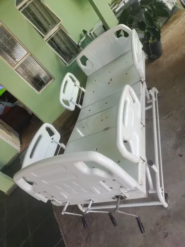 Cama hospitalar 3 manivelas/movimentos