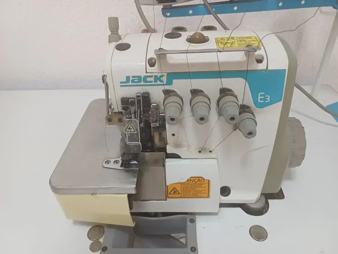 Vende-se maquina industrial jeck