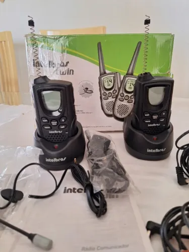 PAR DE RADIOCOMUNICADORES INTELBRÁS MODELO TWIN USADOS EM ÓTIMO ESTADO